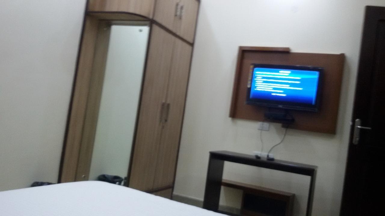 Hotel Royal International New Delhi Exterior photo