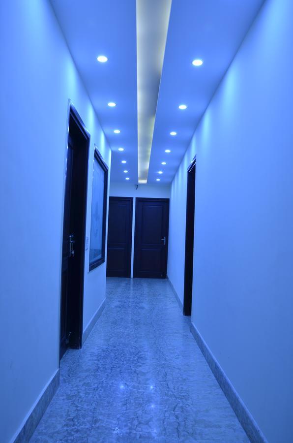 Hotel Royal International New Delhi Exterior photo