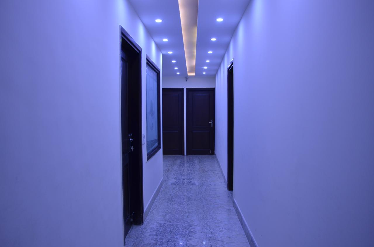 Hotel Royal International New Delhi Exterior photo